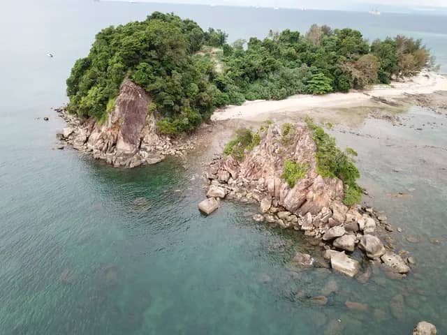 Rusukan Kecil Island