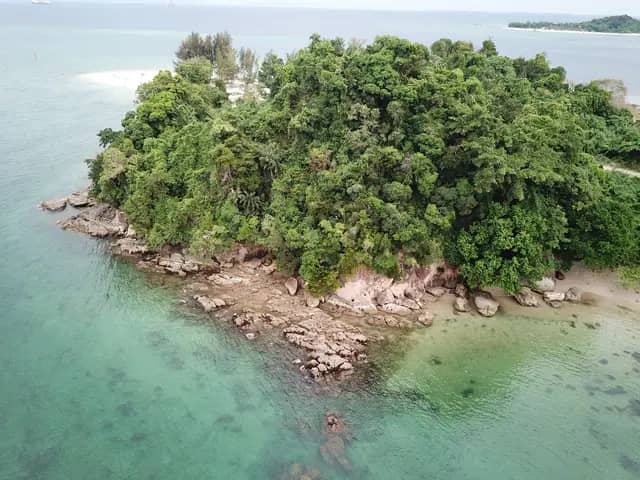 Rusukan Kecil Island