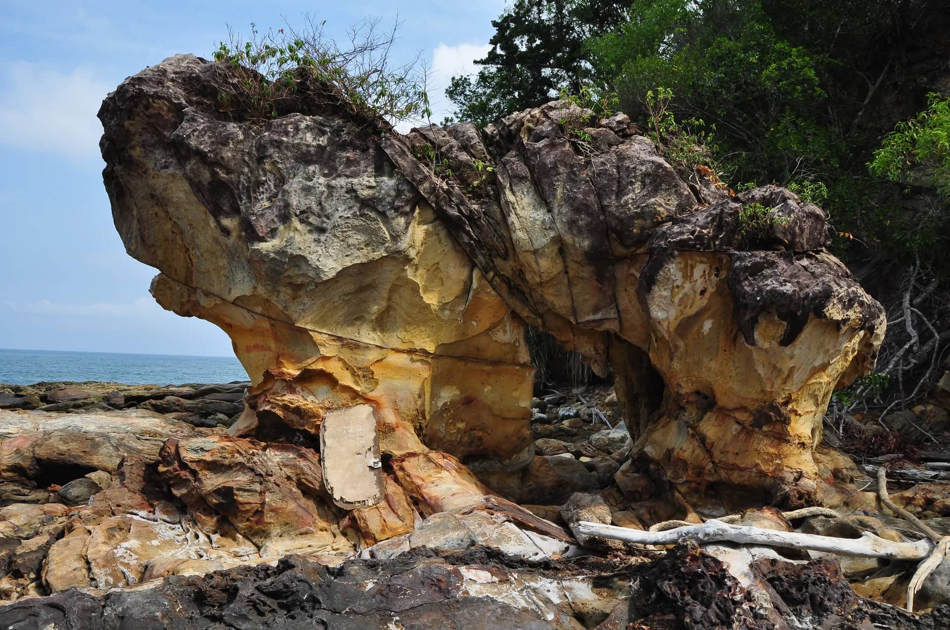 Tanjung Layang-Layangan Cross-bedding