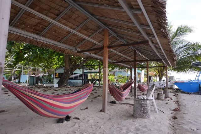 Rusukan Besar Island